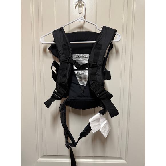 NEW Infantino Flip 4-In-1 Convertible Carrier, Adjustable, Ergonomic  Black - Picture 4 of 4